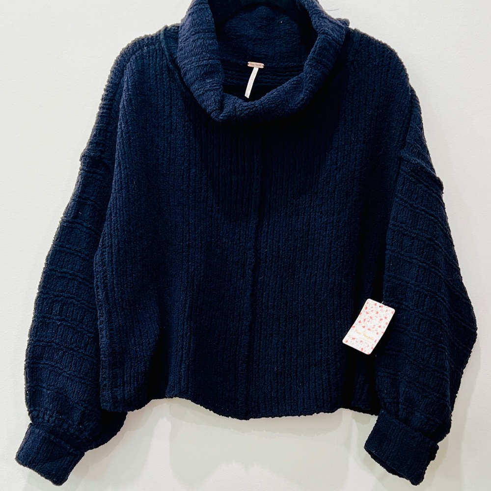 Free People Be Yours Cowl Neck Boxy Cropped Fit Chunky Knit Sweater Black NWT - Picture 3 of 12